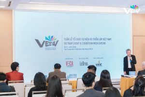 Họp báo VEEW