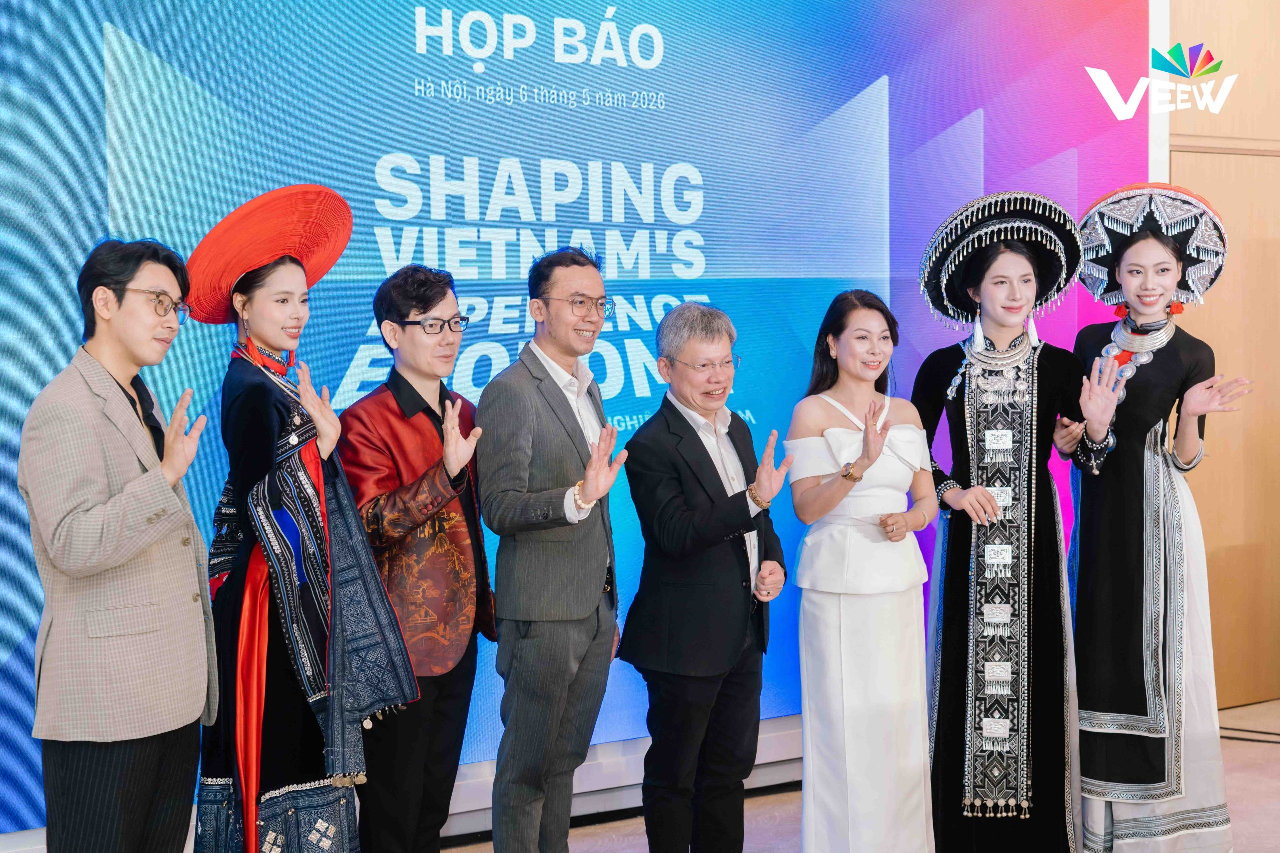 Họp báo VEEW
